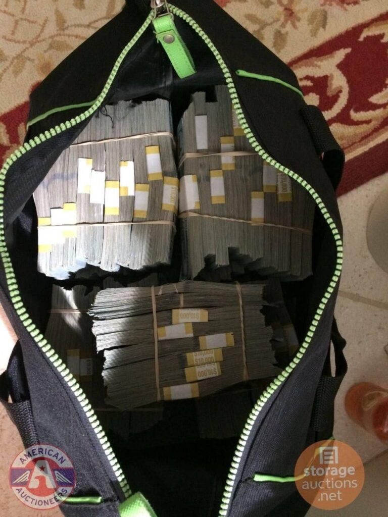 Американец купил склад за $500