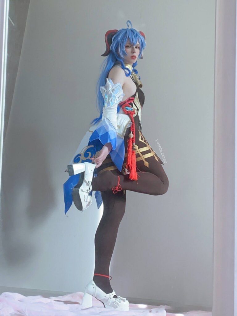Genshin Impact cosplay