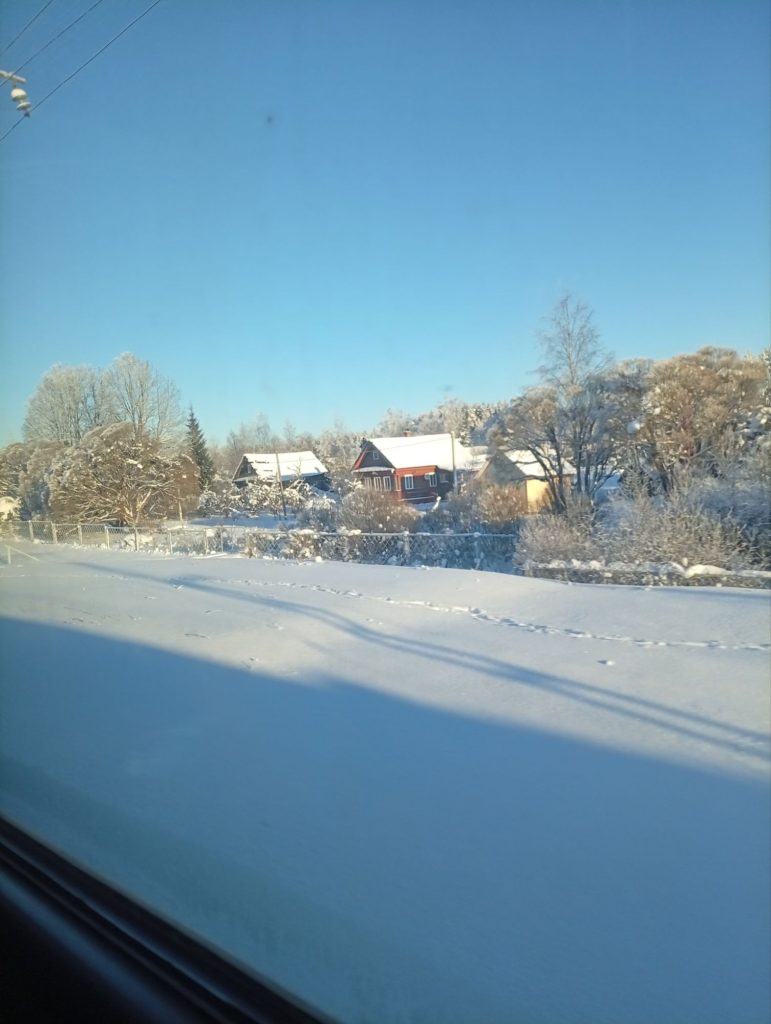 Счастье в малом за окном вагона