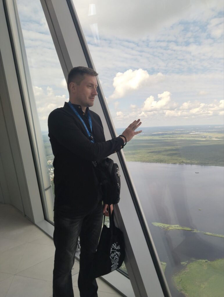 Месяц на адреналине: от скоростных будней «Магнита» до высоты Лахта Центра и хоррора в кино